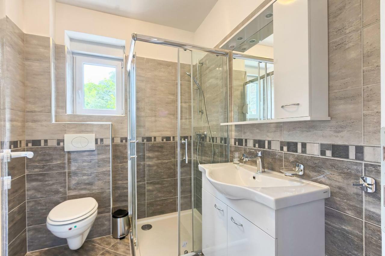 Apartment Petra Пула Екстериор снимка