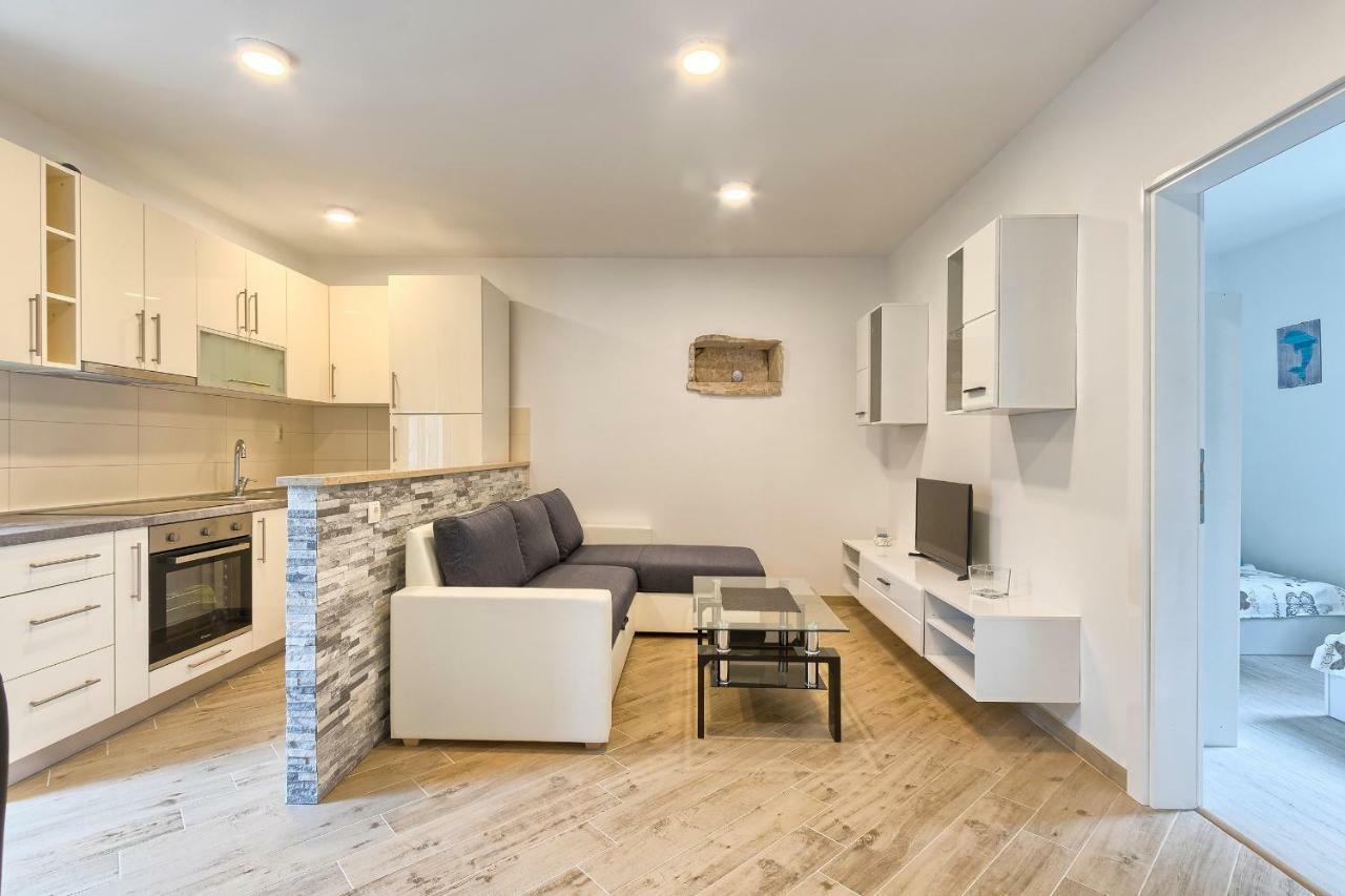 Apartment Petra Пула Екстериор снимка