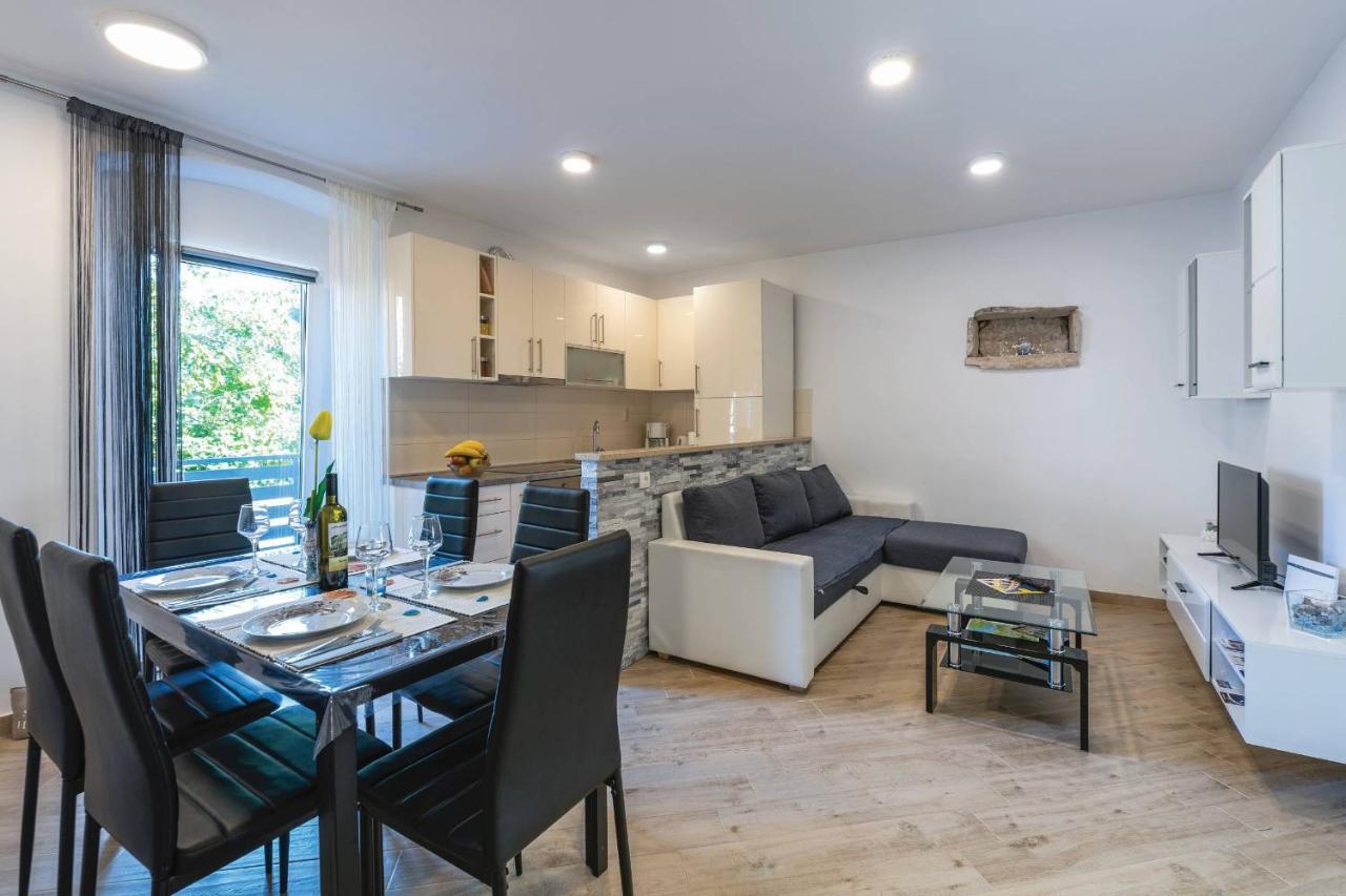 Apartment Petra Пула Екстериор снимка