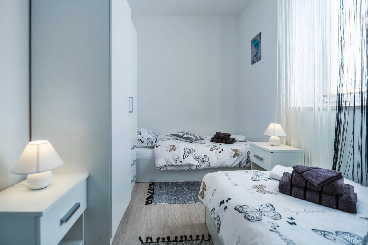Apartment Petra Пула Екстериор снимка